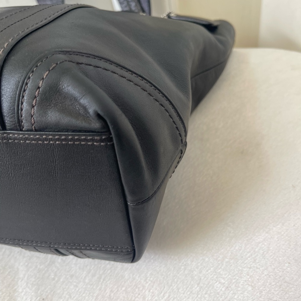 Coach Hampton Vintage Black Leather Tote - Picture 9 of 12